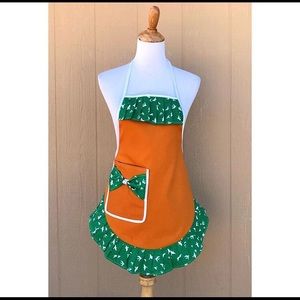 NEW 🕊 Handmade Apron Size M (see Measurements)